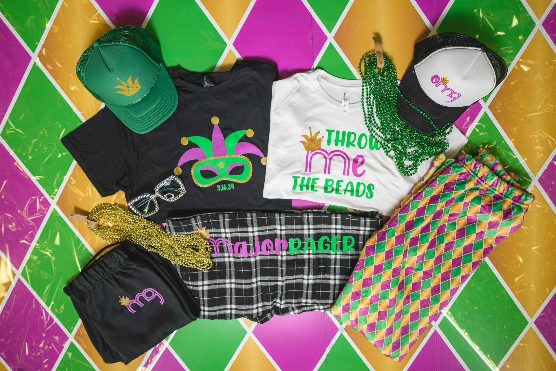 mardi gras themed bat mitzvah pink and green
